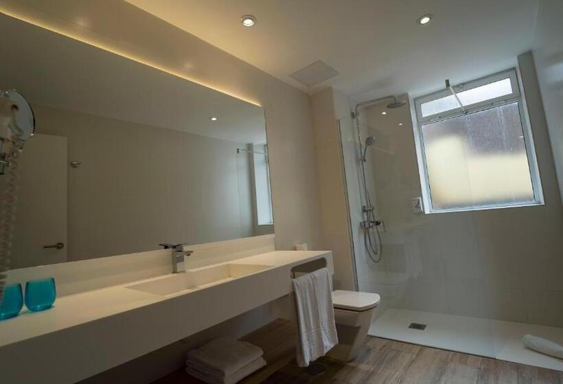 三人经典房间, R2 Buganvilla Hotel & Spa