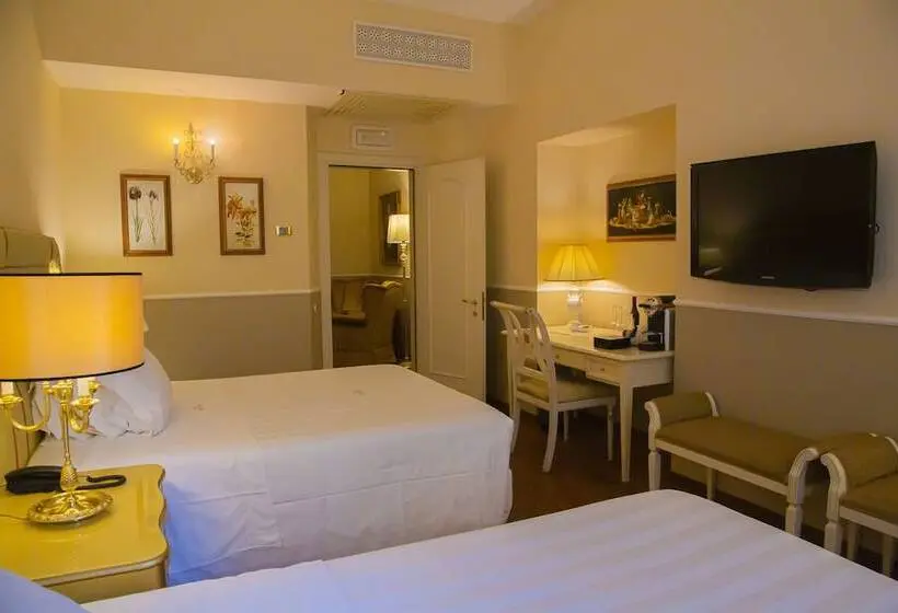سوییت جونیور, Golden Tower Hotel & Spa