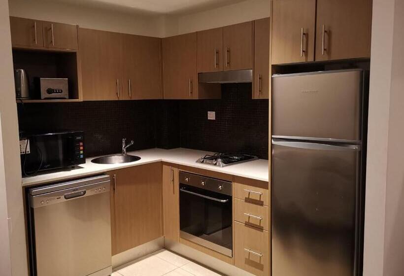 غرفة قياسية لذوى الاحتياجات الخاصة, Apx World Square