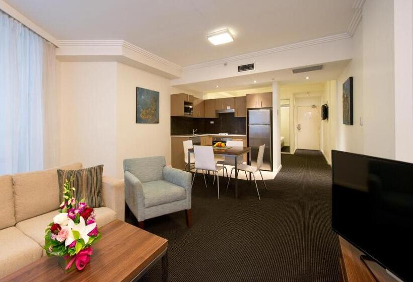 غرفة قياسية لذوى الاحتياجات الخاصة, Apx World Square