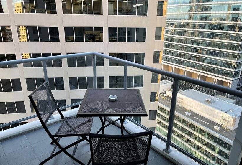 إستوديو قياسي مطل على المدينة, Apx World Square