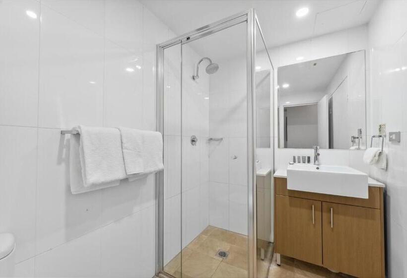 إستديو قياسى مزود بشرفة, Apx World Square