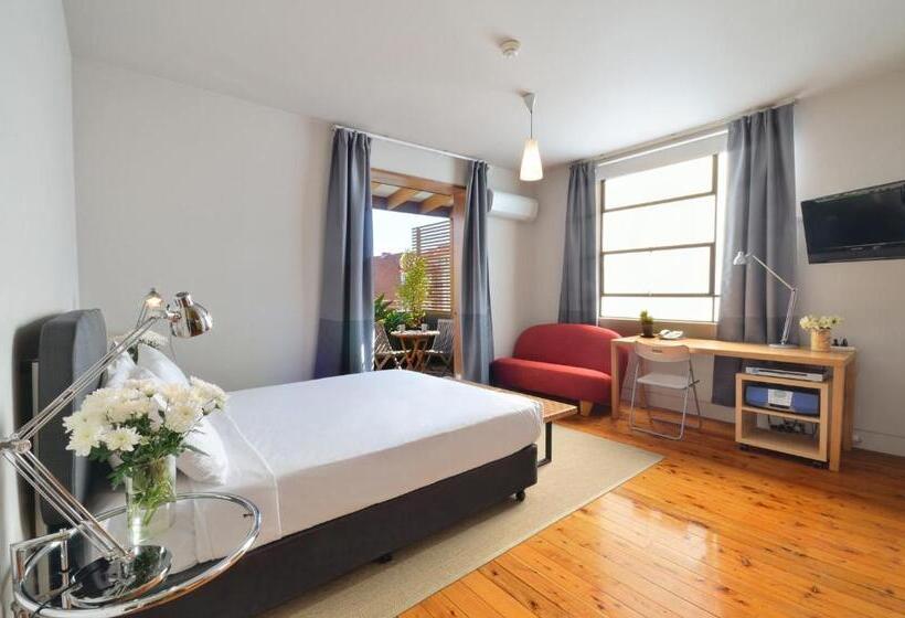 غرفة قياسية مزوَّدة بشُرفة, Dive