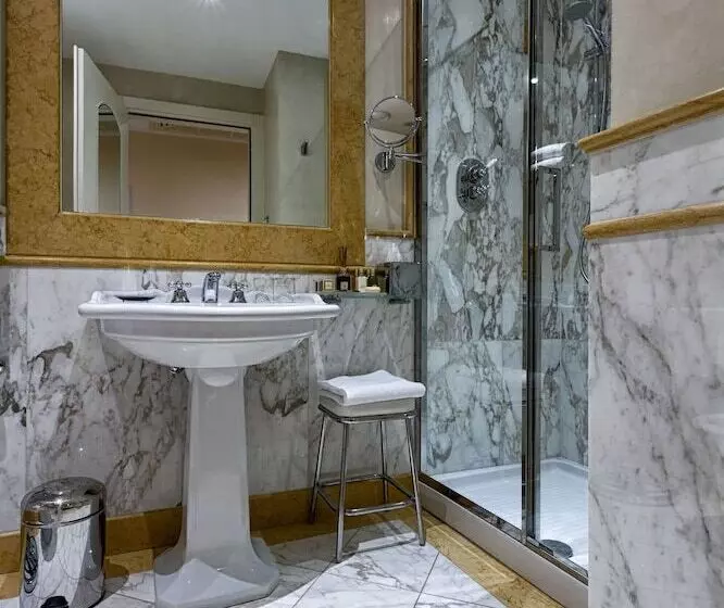 اتاق لوکس, Golden Tower Hotel & Spa