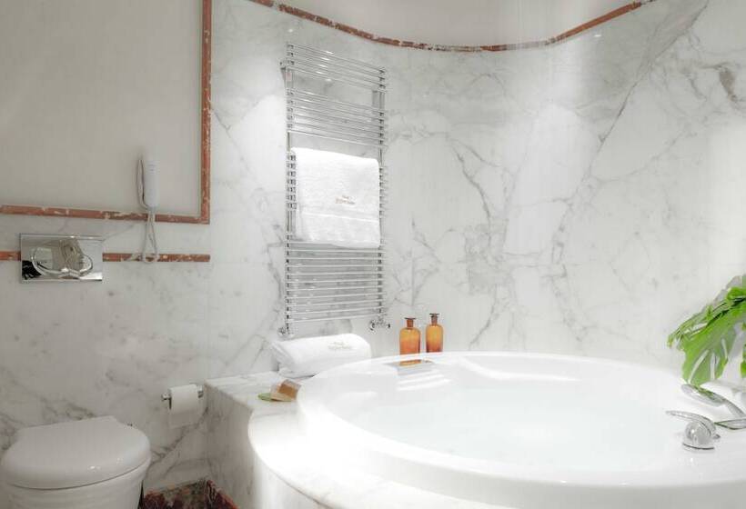 Deluxe Zimmer mit Whirlpool, Golden Tower Hotel & Spa