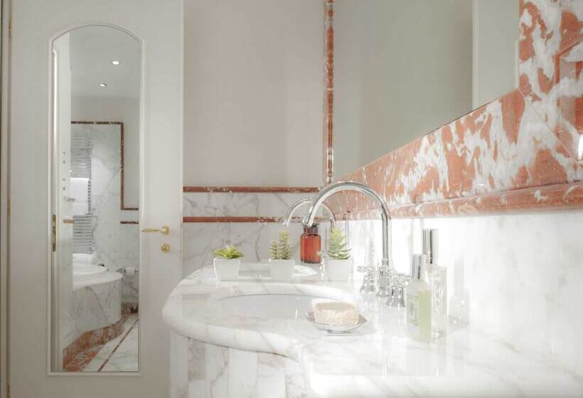 اتاق لوکس با وان آب گرم, Golden Tower Hotel & Spa