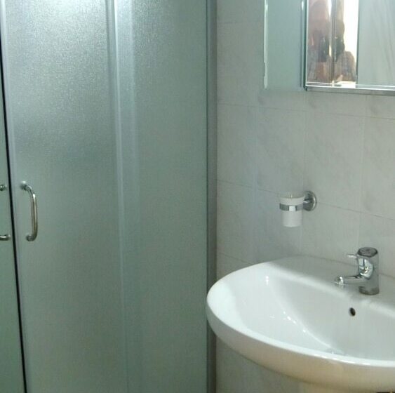 דירת שני חדרים, Kruja