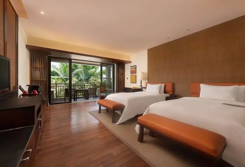 マウンテンビューデラックスルーム, Le Méridien Shimei Bay Beach Resort & Spa