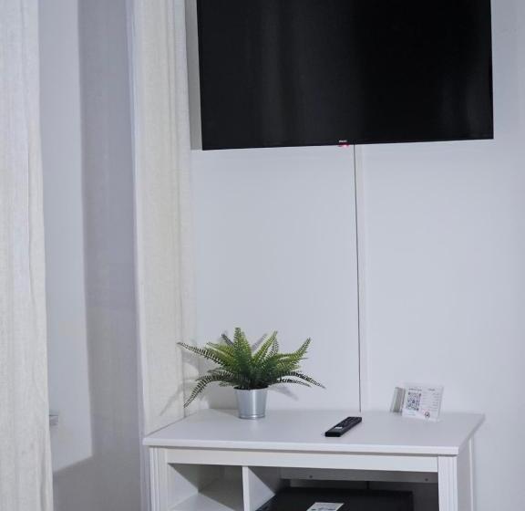 חדר סטנדרט יחיד, Max