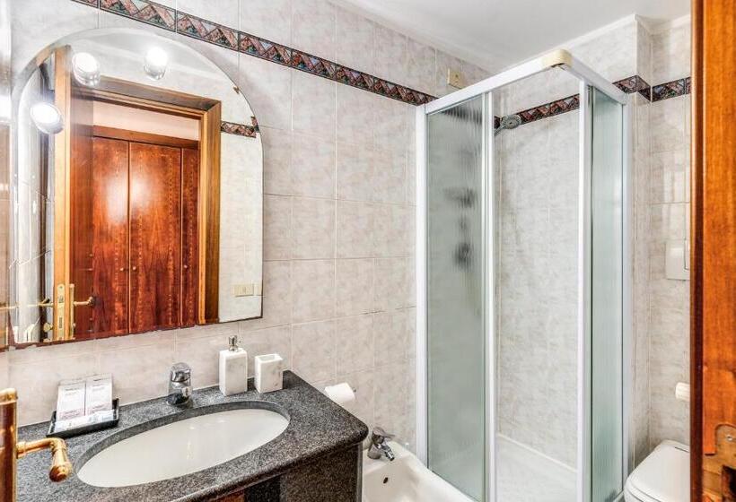 חדר סטנדרט יחיד, Max