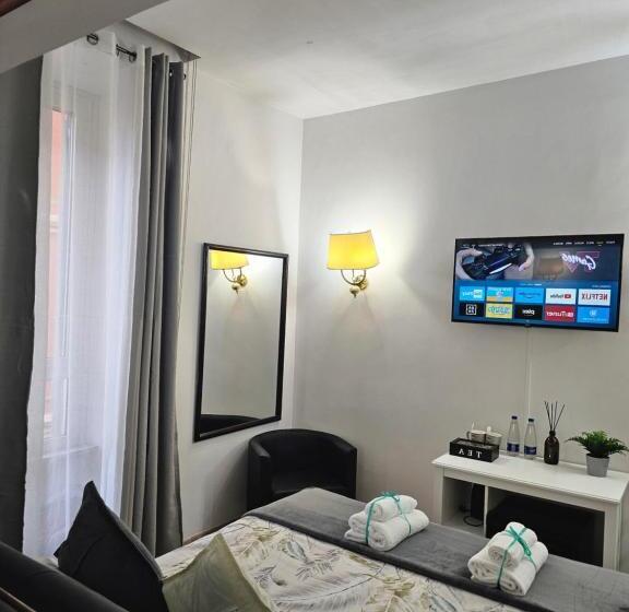 חדר סופריור, Max