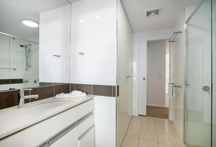 Апартаменты 1 Спальня с Видом, Reflections Tower Two