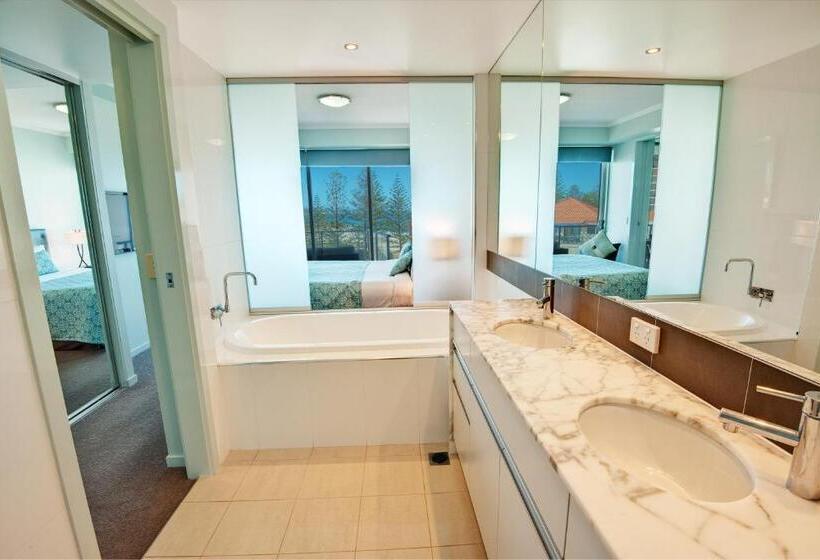 Апартаменты 3 Спальни, Reflections Tower Two