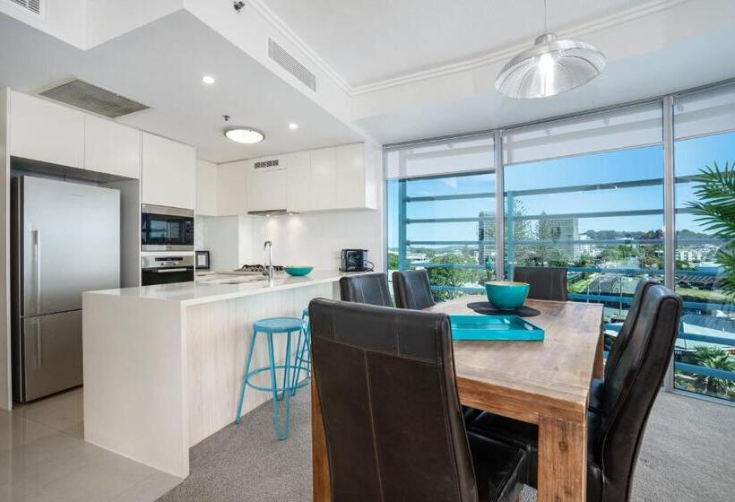 Апартаменты 3 Спальни, Reflections Tower Two