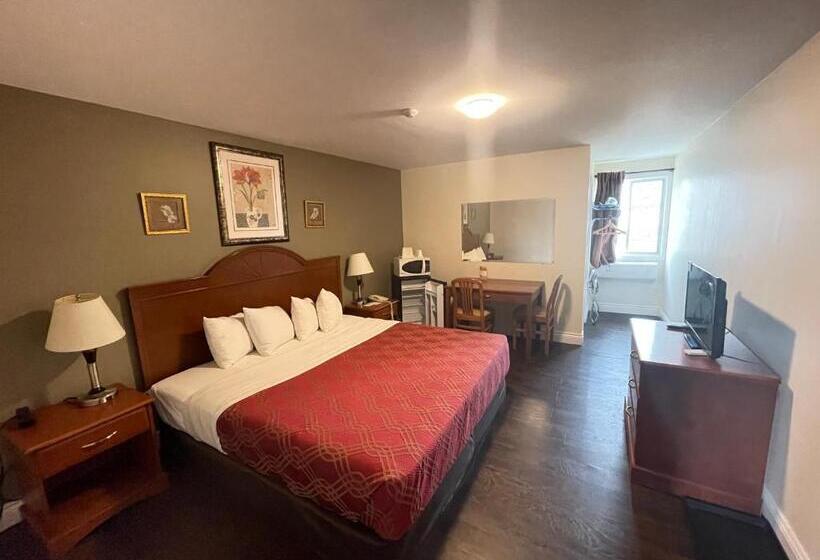 غرفة قياسية سرير كينج, Super 8 By Wyndham Pembroke