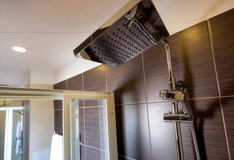 Superior Szoba, Senator City Center