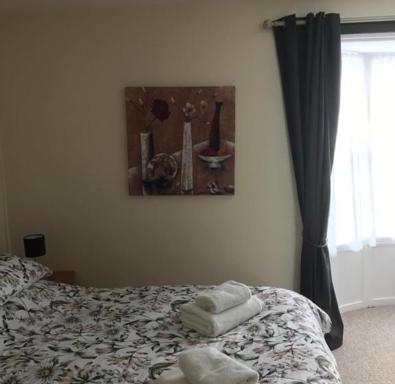 חדר סטנדרט, Dolphin Hotel Public House Weymouth