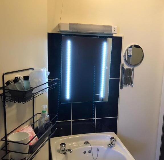 חדר סטנדרט, Dolphin Hotel Public House Weymouth