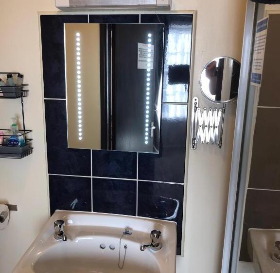 חדר סטנדרט, Dolphin Hotel Public House Weymouth