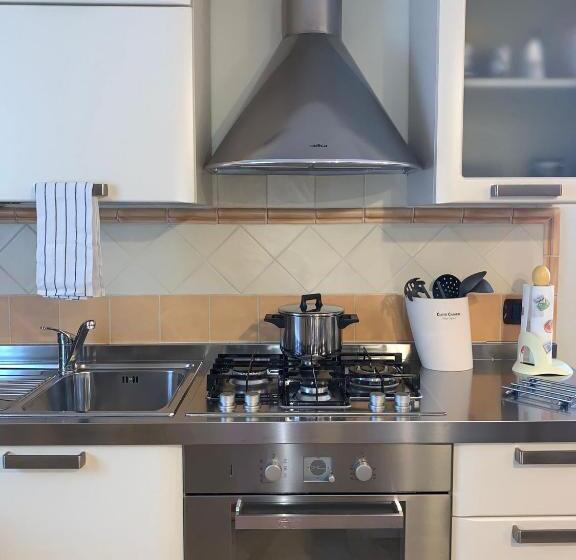 דירת חדר, Borgo La Morra