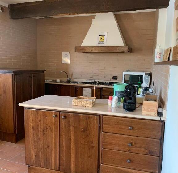 דירת חדר, Borgo La Morra