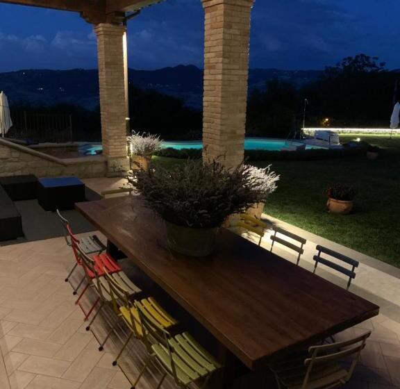 דירת חדר, Borgo La Morra