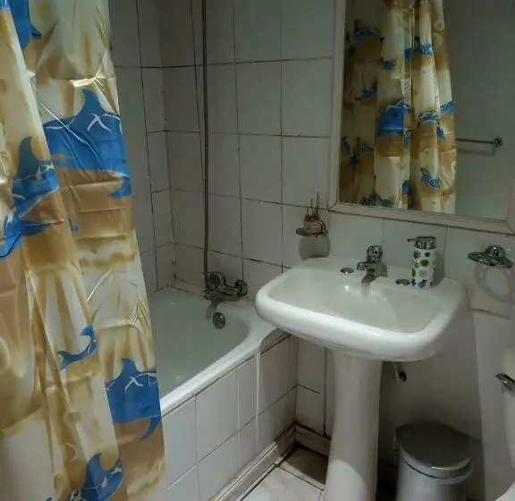 バスルーム共同エコノミー4人部屋, Hostal Valentino Villarrica