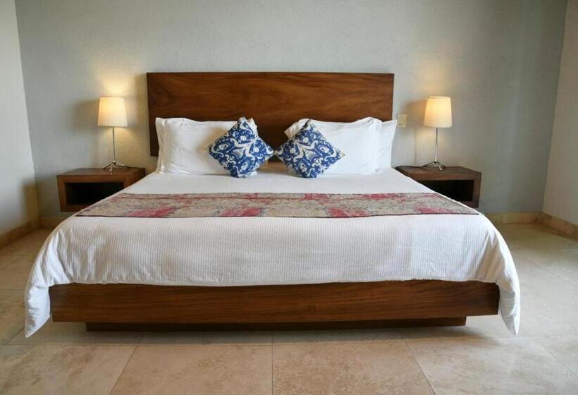 Standard studio with lake view, La Reserva Chapala