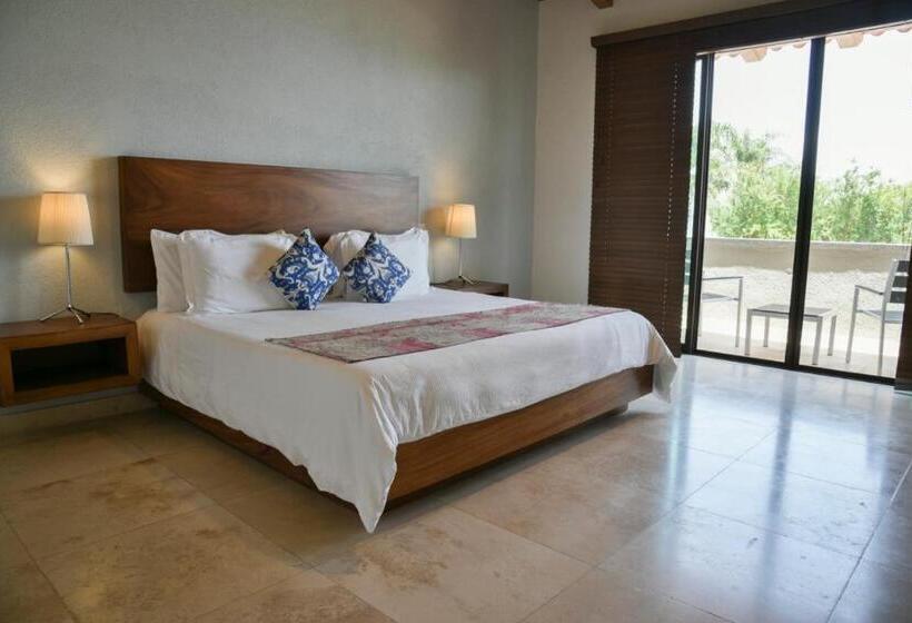 Standard studio with lake view, La Reserva Chapala