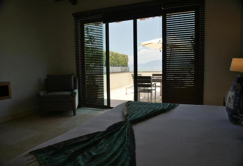 Suite with lake view, La Reserva Chapala