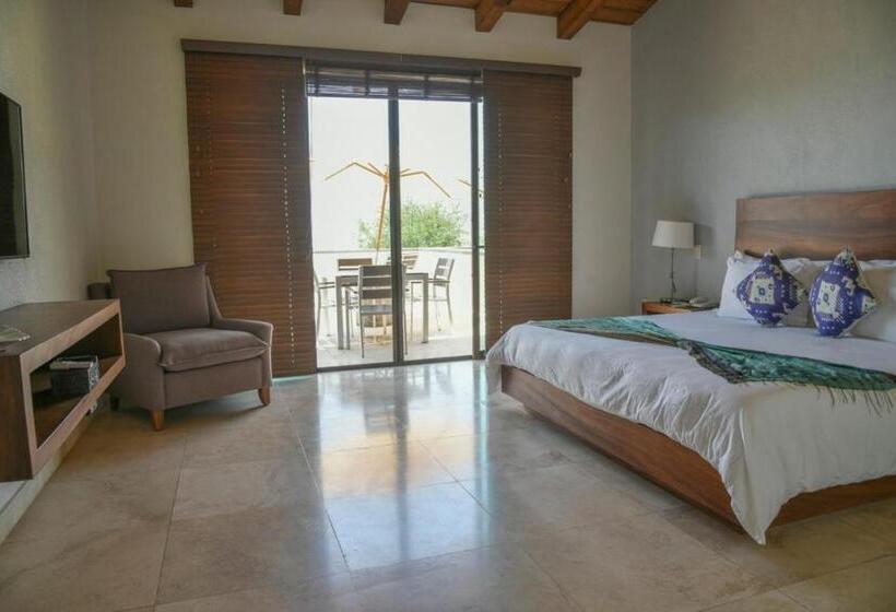 Suite with lake view, La Reserva Chapala