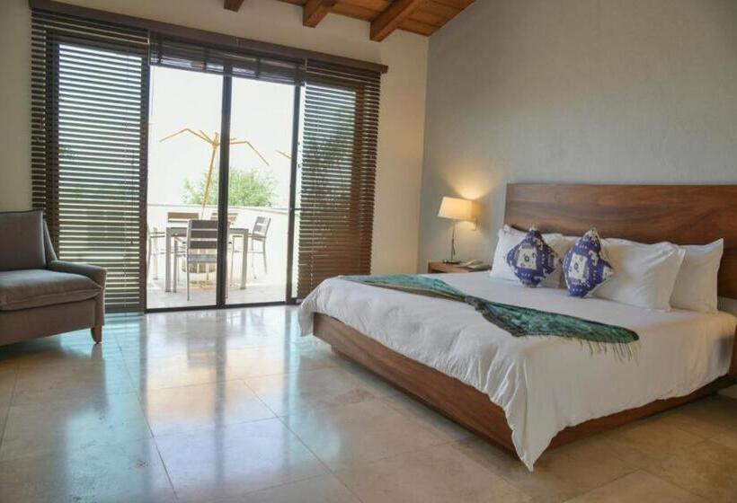 Suite with lake view, La Reserva Chapala
