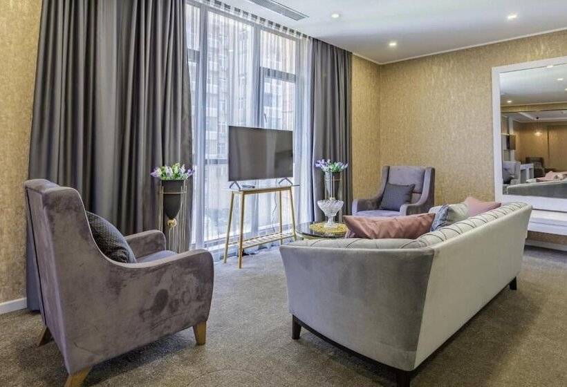 استودیوی استاندارد, Premium Park