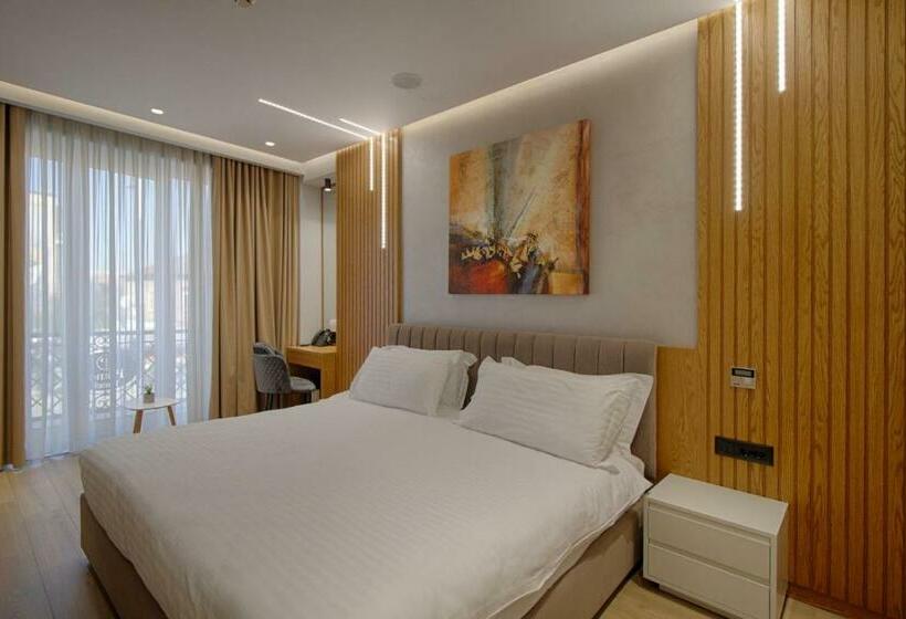 חדר דלוקס, Primo