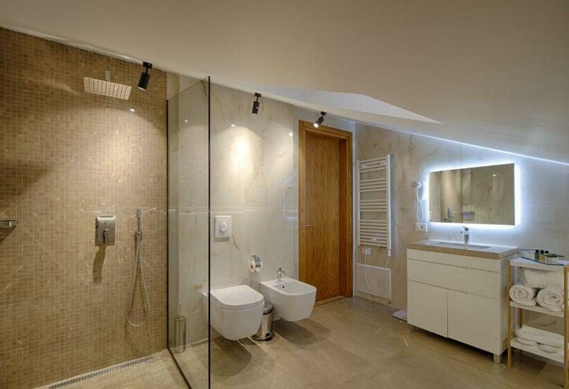 חדר סטנדרט, Primo