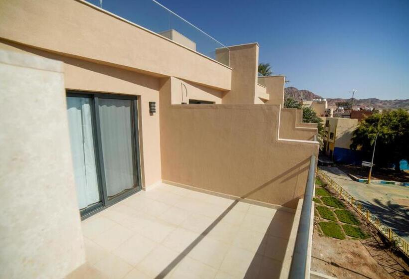 اتاق لوکس با بالکن و چشم‌انداز دریا, Sea View