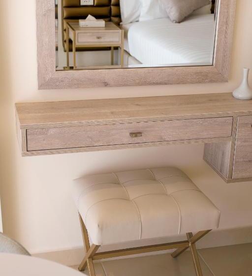 اتاق لوکس با بالکن و چشم‌انداز دریا, Sea View