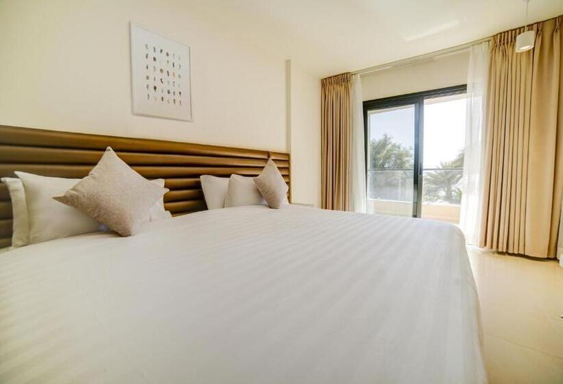 غرفة قياسية مطلّة علي البحر مزوَّدة بشُرفة, Sea View