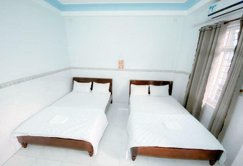 اتاق خانوادگی, An Phat Motel