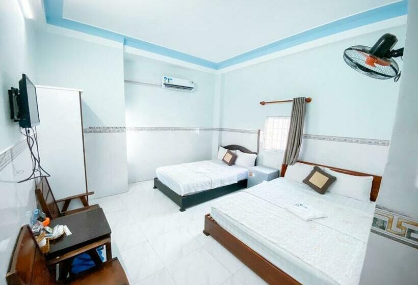 اتاق خانوادگی, An Phat Motel