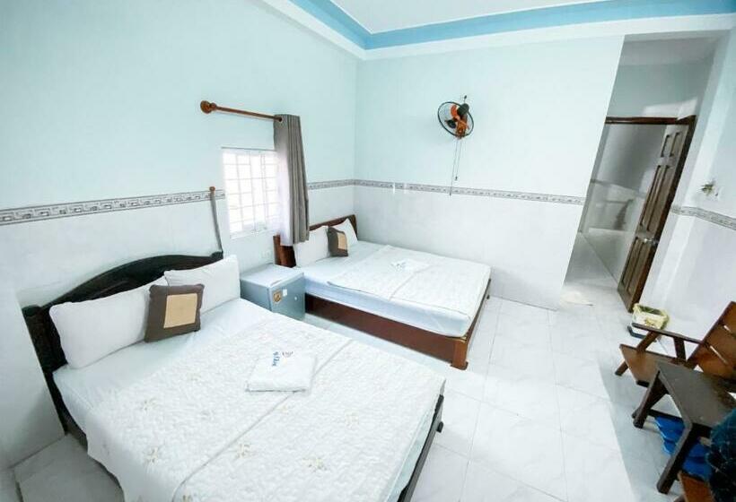 اتاق خانوادگی, An Phat Motel