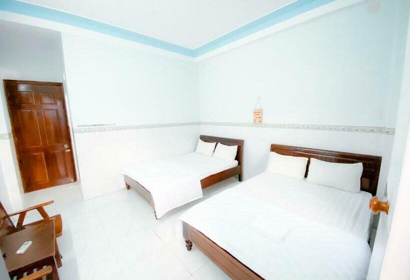 اتاق خانوادگی, An Phat Motel