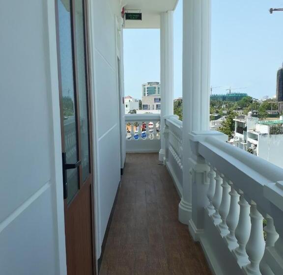 اتاق استاندارد چهار تخته, Biển Nhớ Hotel & Coffee