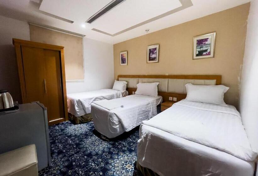 חדר סטנדרט לשלושה, ùù†ø¯ù‚ ø¯ø§ù†ø© ø§ù„øªø§ø¬ Dana Altaj