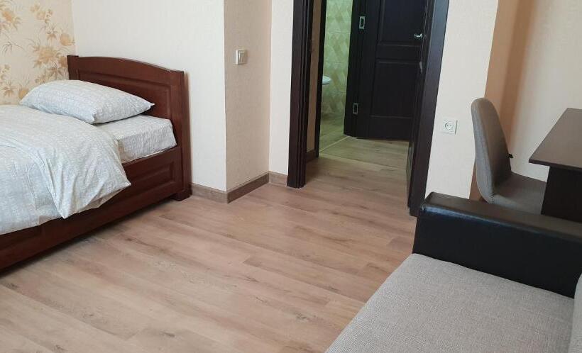 シングルデラックスルーム, ник аэро