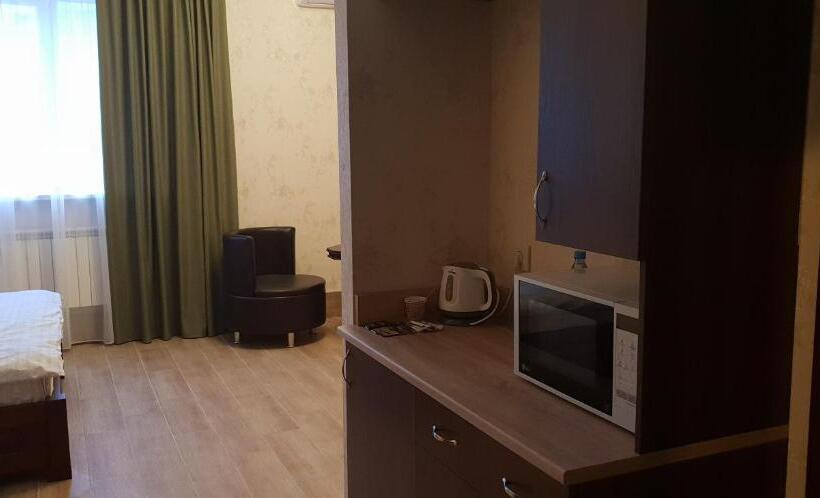 デラックスファミリールーム, ник аэро