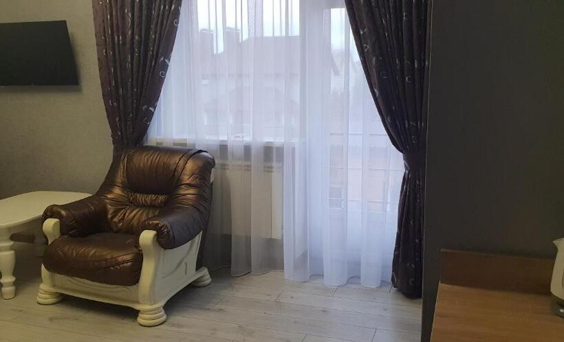 バルコニー付きデラックスルーム, ник аэро