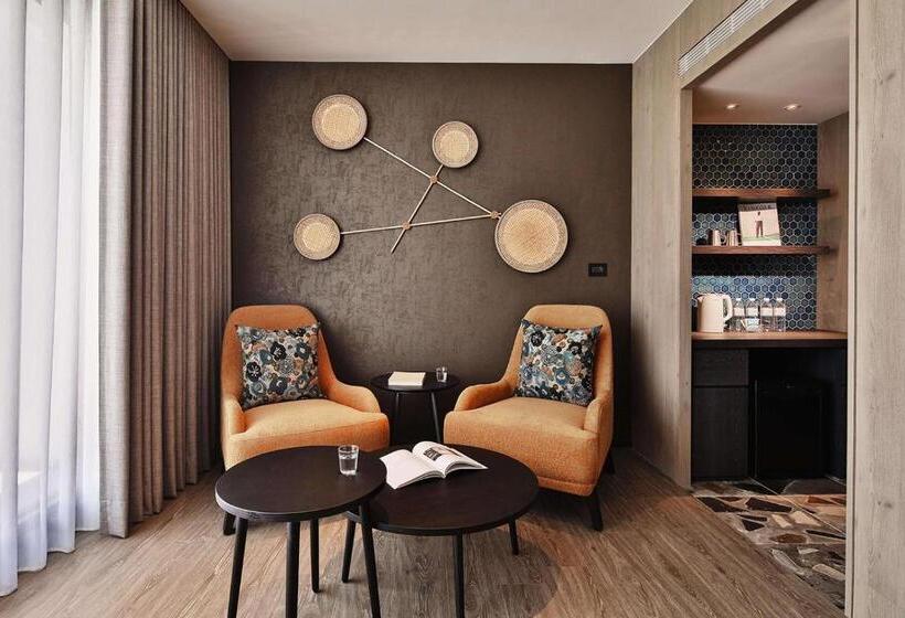 جناح جونيور, Just Sleep Tainan Hushan