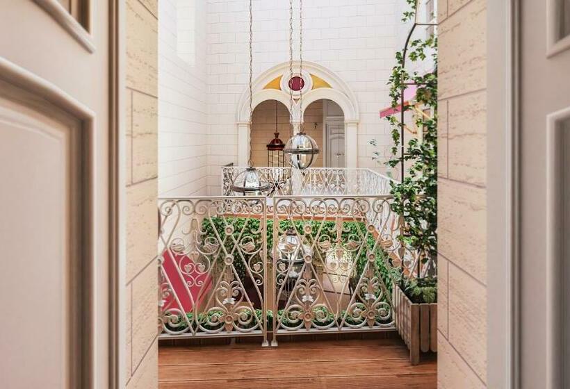 سوئیت با بالکن, Palazzo Bifora