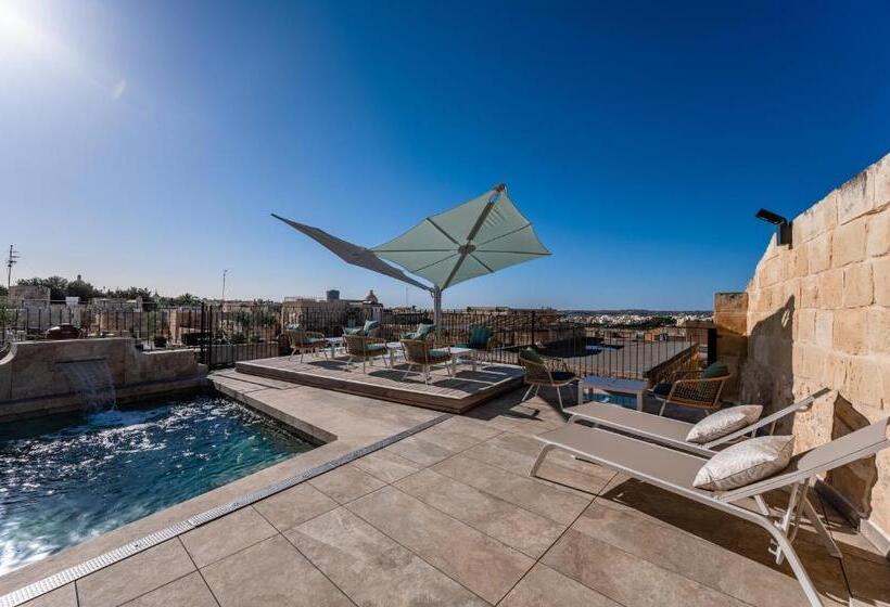 سوئیت با تخت بزرگ, Palazzo Bifora